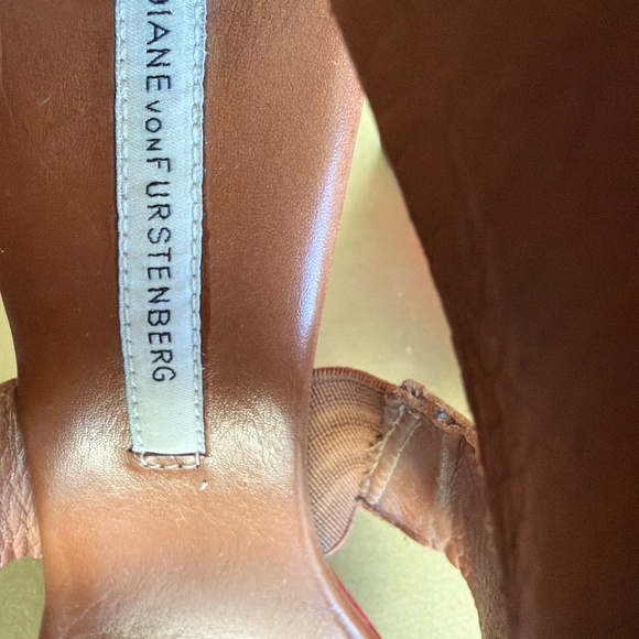 Diane Von Furstenberg iconic wedges - Picture 3 of 4